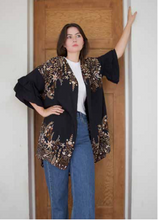 Load image into Gallery viewer, Comfortable Sleeved Jacket / Shrug