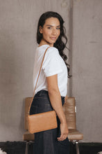 Load image into Gallery viewer, Black Caviar Designs Australia Luggage Tag Tan & Voyager Tan Passport Wallet