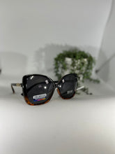Load image into Gallery viewer, Polarised Fashion Sunglasses for the Stylish Woman